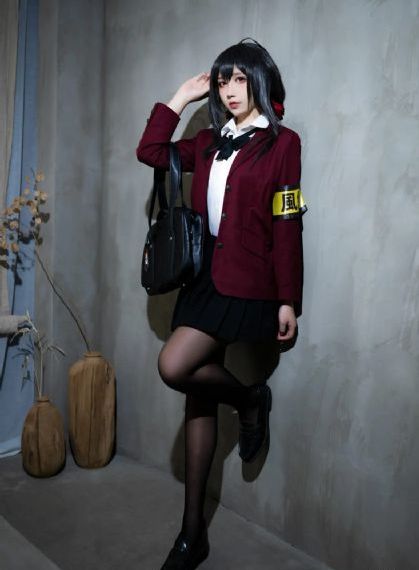 《钢铁魔女》