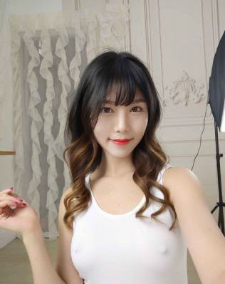 商务旅行与戴绿帽子的女老板同房