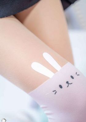 红色机尾