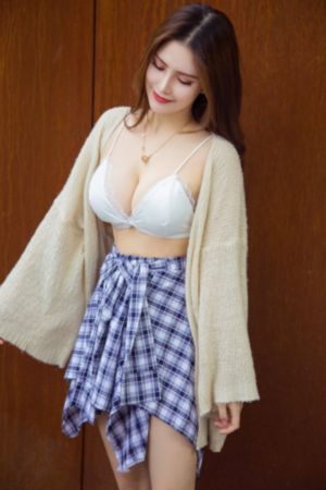 午夜免费小视频